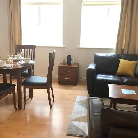 Salthill Seaside Apartment, Two Large Bedrooms. דירה גלוואיי