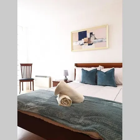 Salthill Seaside Apartment, Two Large Bedrooms. * Galway
